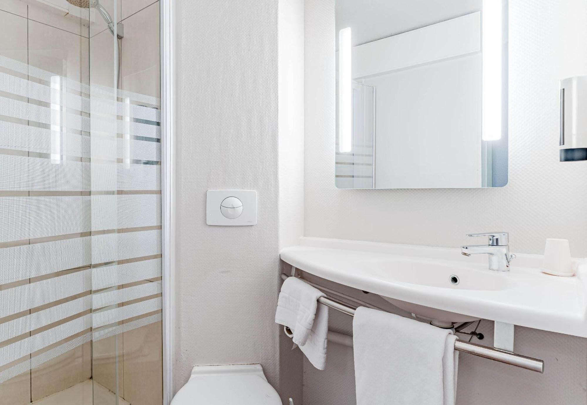 B&B Hotel Шательро Екстер'єр фото