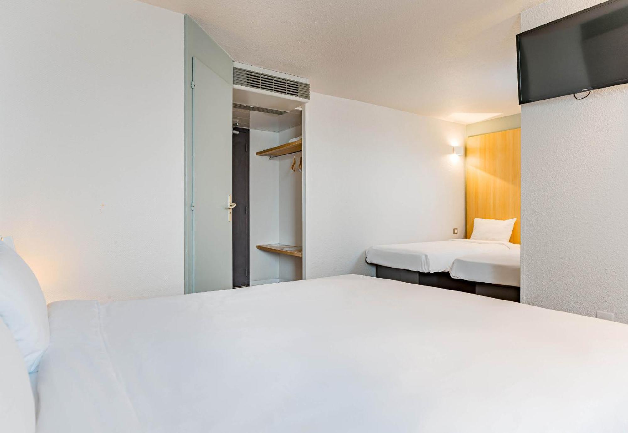 B&B Hotel Шательро Екстер'єр фото