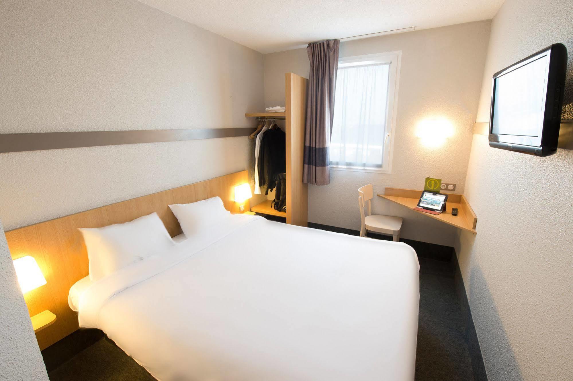 B&B Hotel Шательро Екстер'єр фото